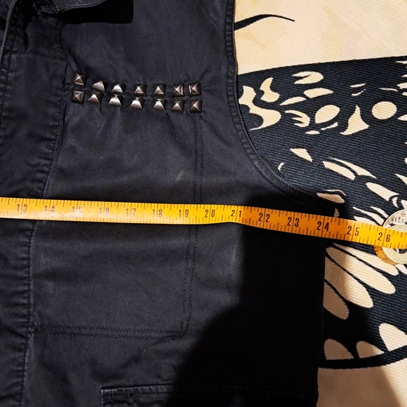 Tripp NYC Black and Orange Graphic Vest - Picture 5 of 7